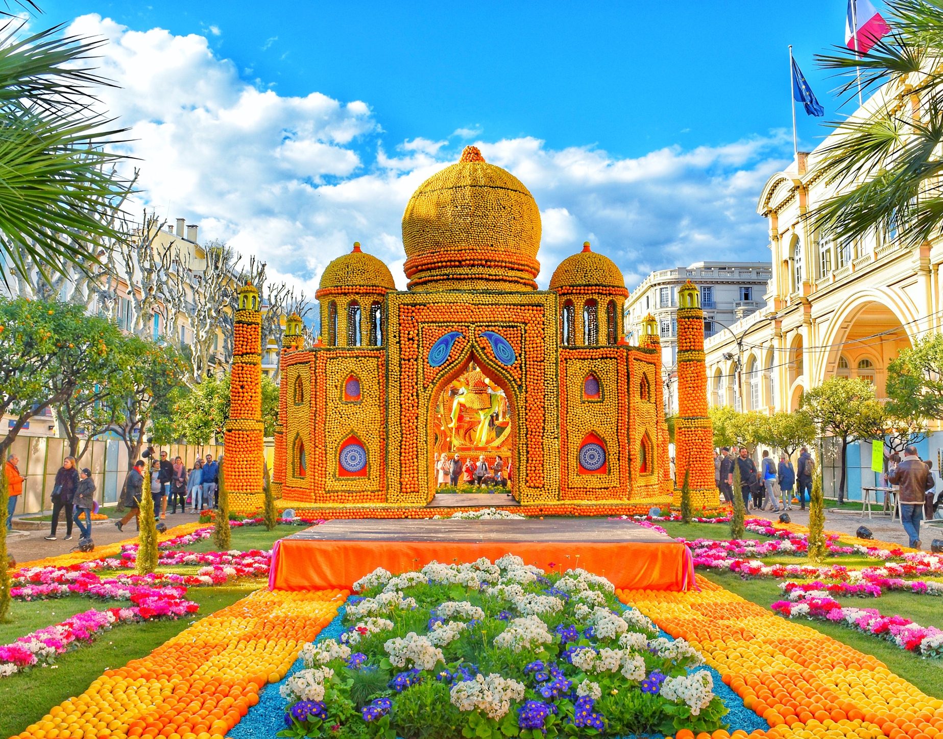 Sculptures monumentales en citrons et oranges dans les Jardins Biovès Fête du Citron de Menton 2026