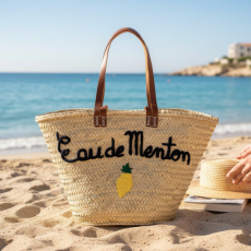 Panier de plage souple en paille tressée – brodé à la main “Eau de Menton”